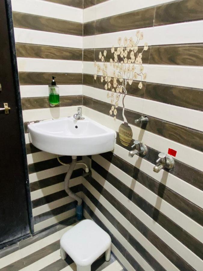 Hotel Meghmalhar Lodging Jejuri 外观 照片