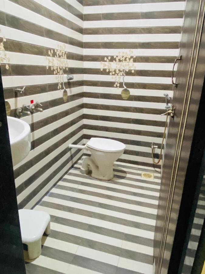 Hotel Meghmalhar Lodging Jejuri 外观 照片